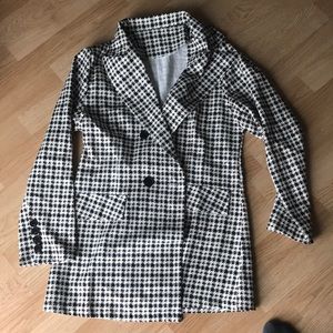 65%polyester/35%cotton M/L blazer. White/black brown